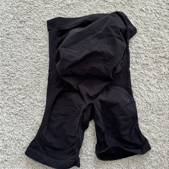 SKIMS SCULPTING SHORT MID THIGH - Picture 3 of 4